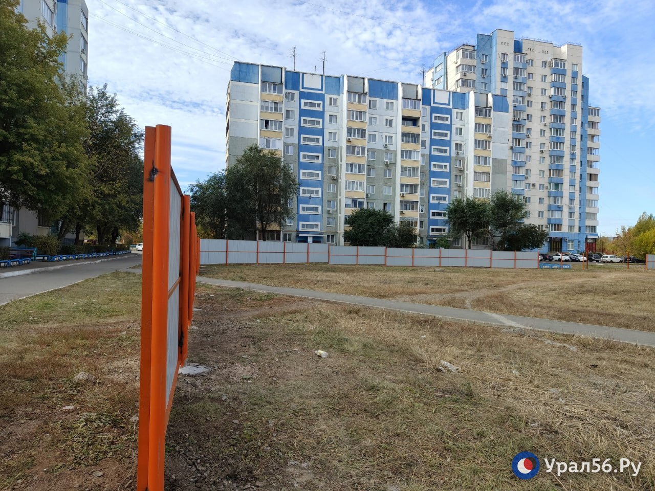 Стройка на месте школы в МЖК. Фото из архива 