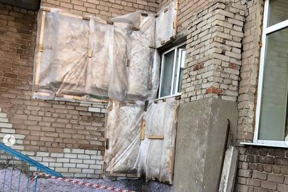 Вздутые полы, щели и сырость: родители жалуются на состояние детского сада №99 в Орске