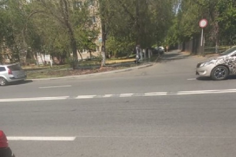«Оренбургская смекалка или правонарушение?»: В Оренбурге автомобилисты подкорректировали новую дорожную разметку на ул Туркестанской и Салмышской