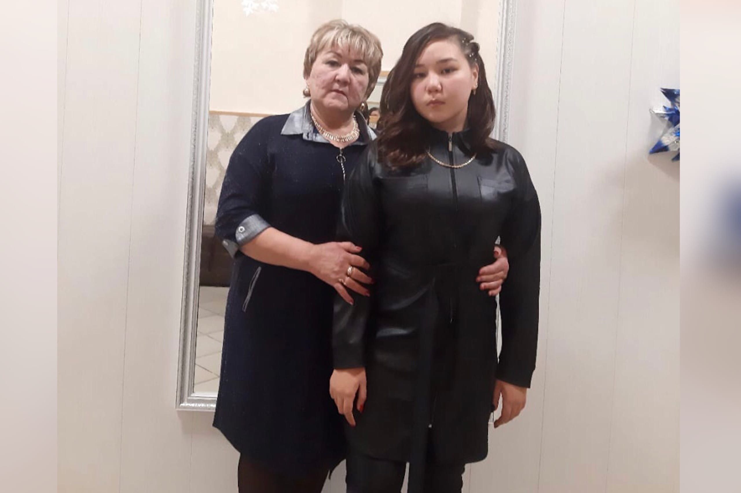 Бекзада и ее дочь Карина. Фото из личного архива