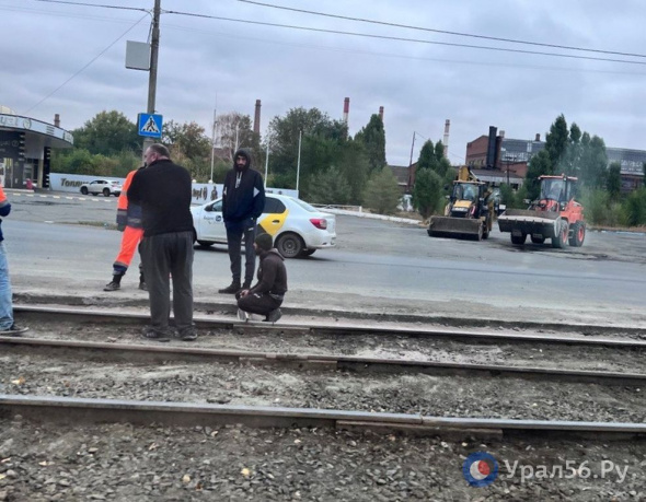В Орске вновь начался ремонт переездов через трамвайные пути на проспекте Мира