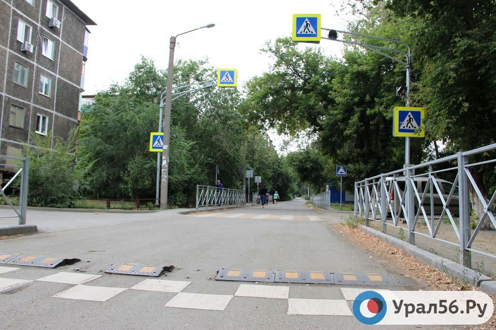 Разметка возле одной из орских школ