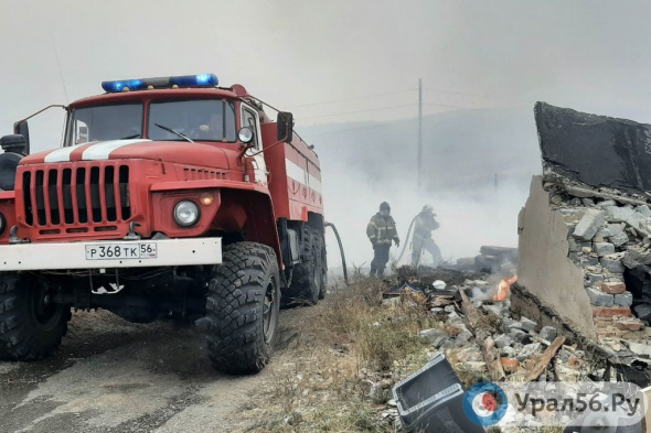 В Медногорском городском округе из-за сильного пожара введен режим ЧС