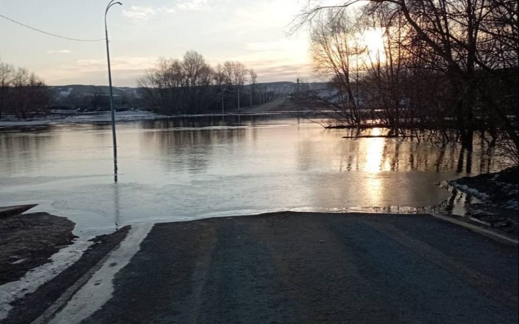 Сорочинское водохранилище сброс воды 2024. Паводок. Сорочинское водохранилище. Паводок в Бузулуке. Паводок фото.