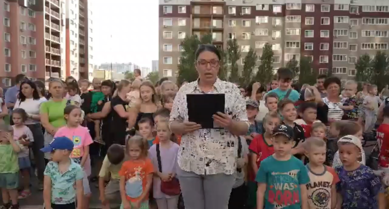 Стоп-кадр из видеообращения жителей ЖК «Победа», опубликованного в тгк депутата Дениса Батурина