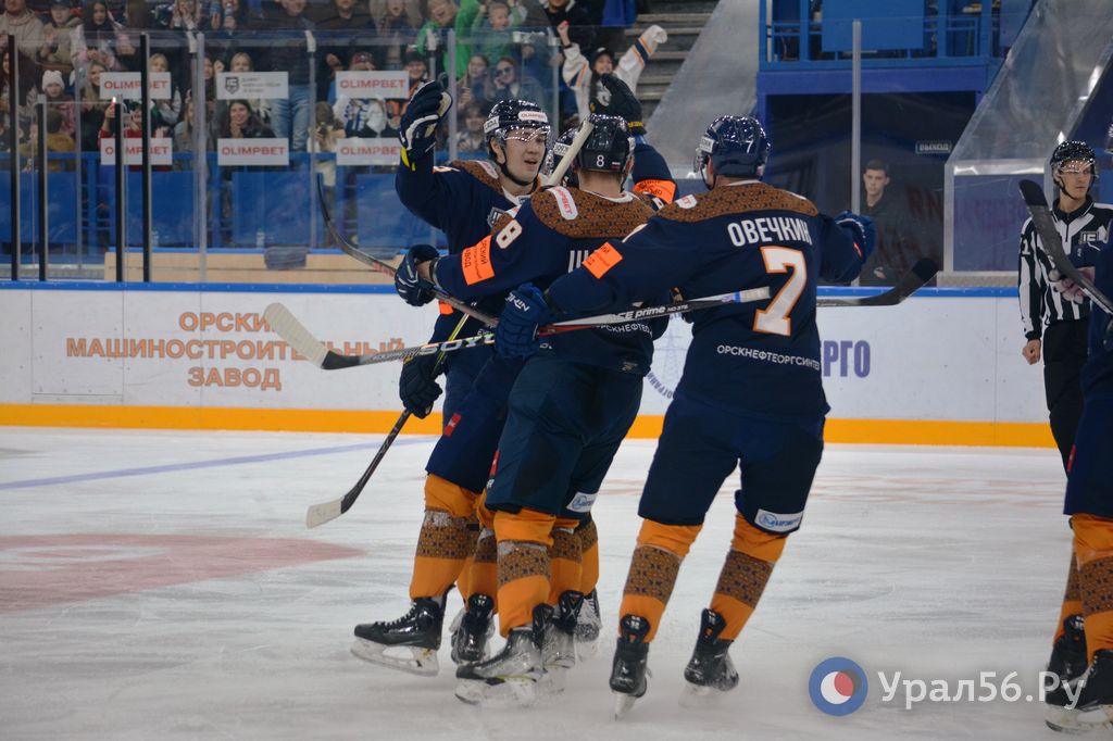Во время прошлого матча ХК «Южный Урал» и ХК «Горняк-УГМК». 24.09.2025