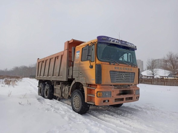 В Оренбурге задержали большегруз, выгружавший снег у реки Урал