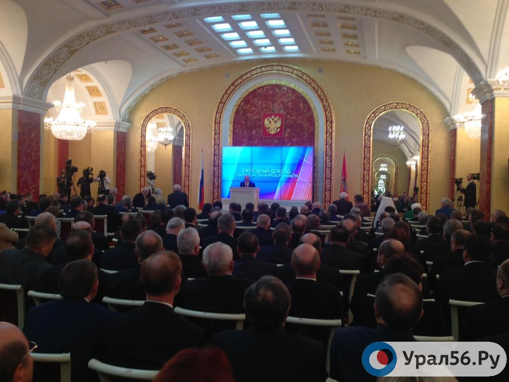 Юрий Берг выступает с докладом. 22.04.2015