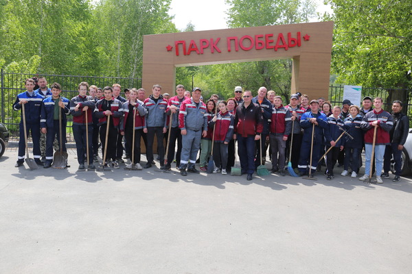 Всего на весенние субботники в Медногорске вышли более 100 работников