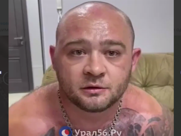 «Допустил себе слова нехорошие»: Житель Орска, напавший на отдел полиции, извинился на камеру