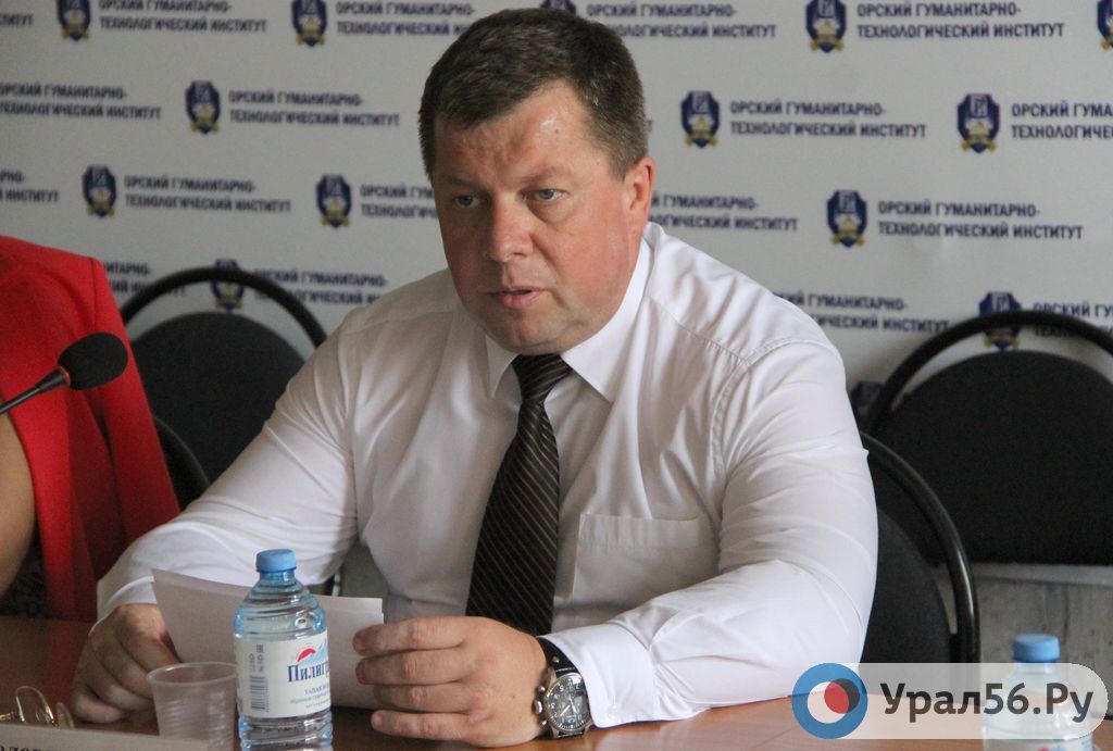 «Чтобы наши дети не ехали за знаниями в большие города»: какие перемены ожидают первый вуз Орска?