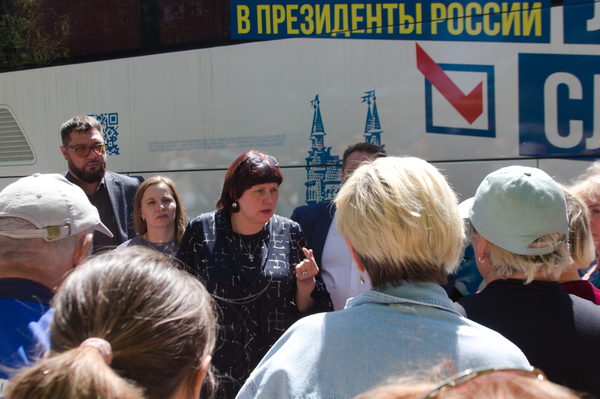 Сенатор пообщалась с жителями