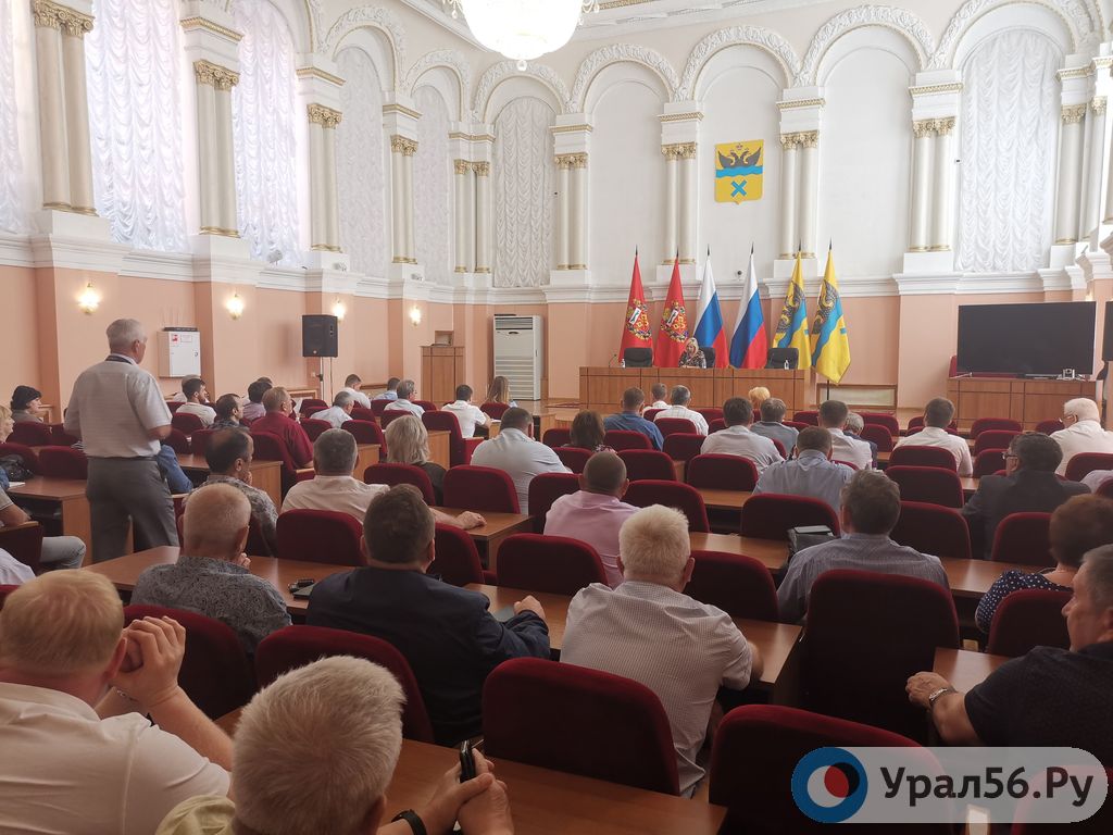 После смертельного отравления угарным газом мужчины и ребенка в Оренбурге проверят управляющие компании