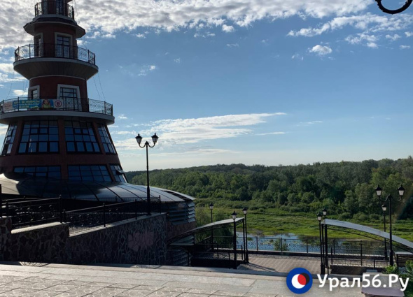 В Оренбурге для ремонта спуска к Уралу в сквере Петра Великого будут использовать печально известный мансуровский гранит 