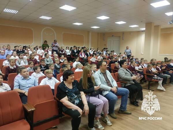 Удерживал за руки до прибытия взрослых: 9-летний мальчик из Оренбурга спас ровесницу на пруду