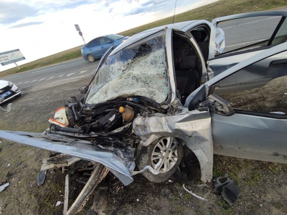 На трассе Оренбург – Орск столкнулись Toyota и Opel, погибли два человека