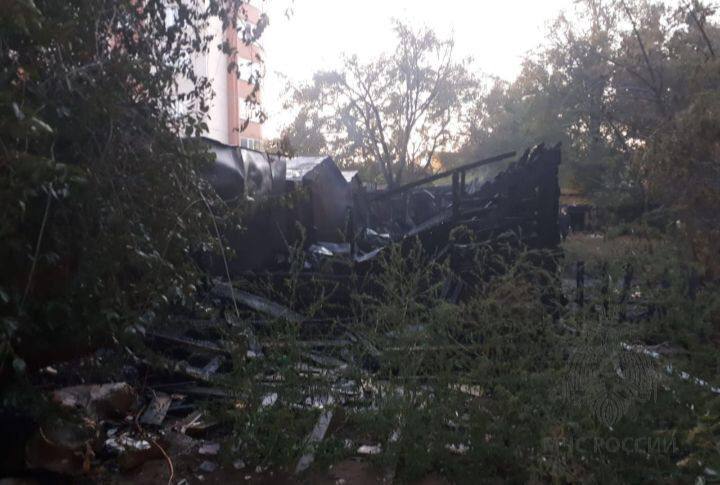 Последствия пожара в Южном поселке Оренбурга. Фото: МЧС по Оренбургской области