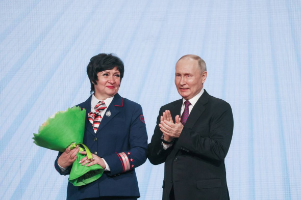 Владимир Путин присвоил почетное звание начальнику станции ЮУЖД в Оренбургской области