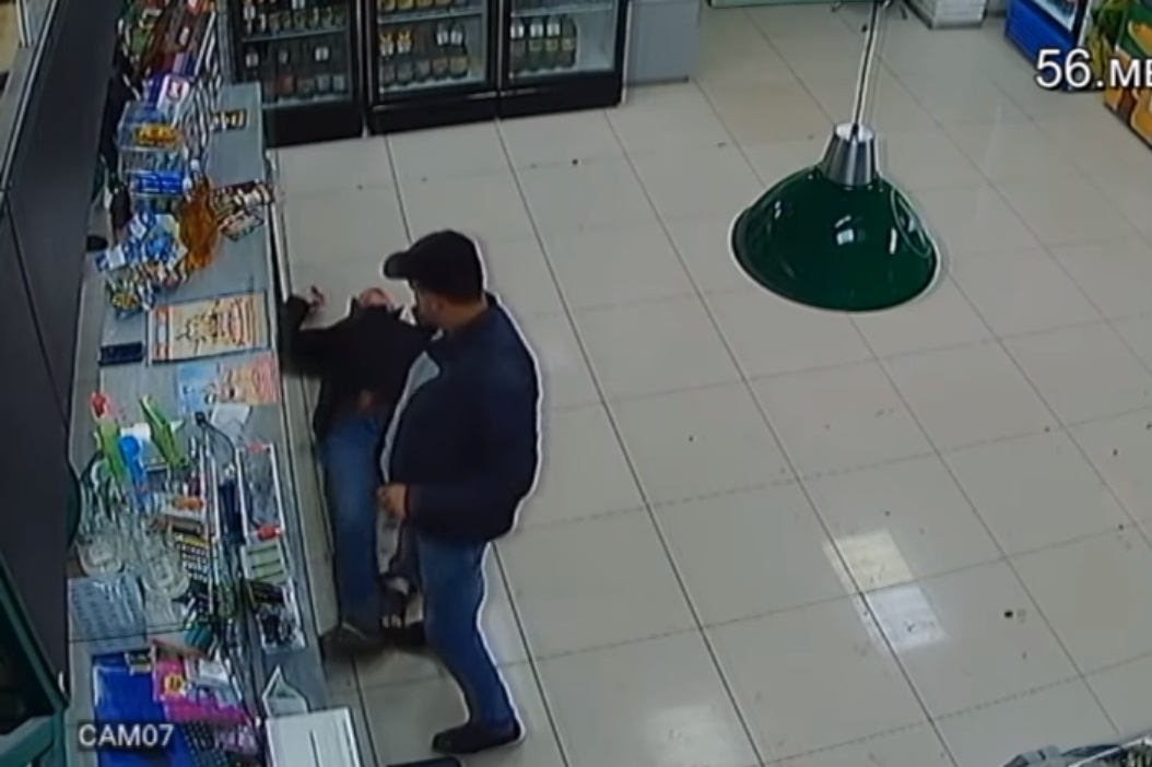 Драка в кафе Оренбурга, фото: стоп-кадр из видео