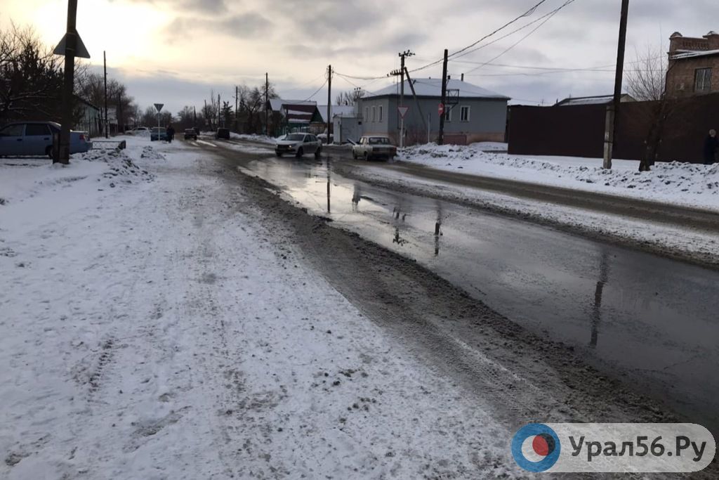 Дорога в Орске в районе парка Малишевского, 23.01.2020г.