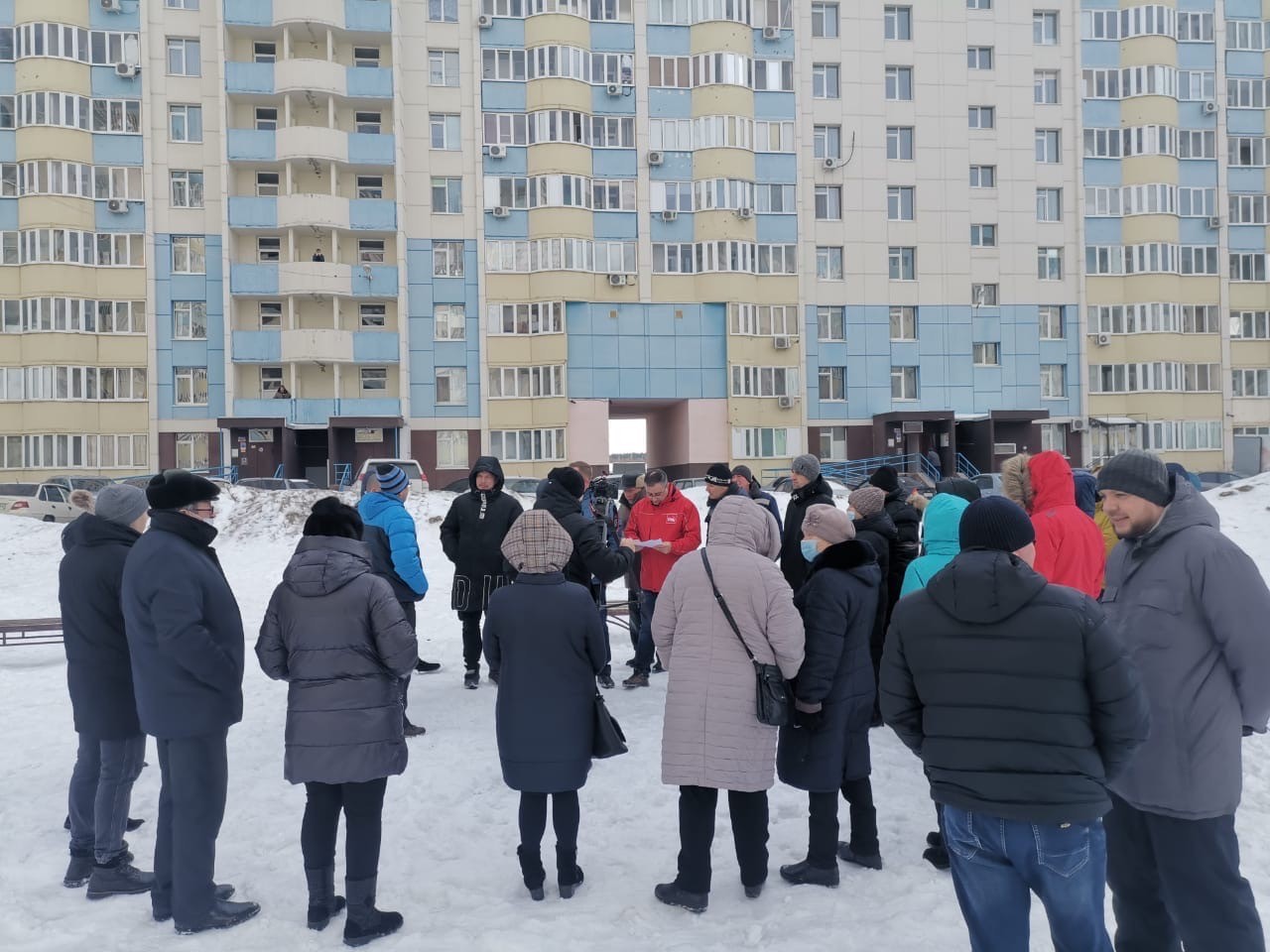 Встреча жителей 20 мкрн города Оренбурга. Фото: депутат Денис Батурин