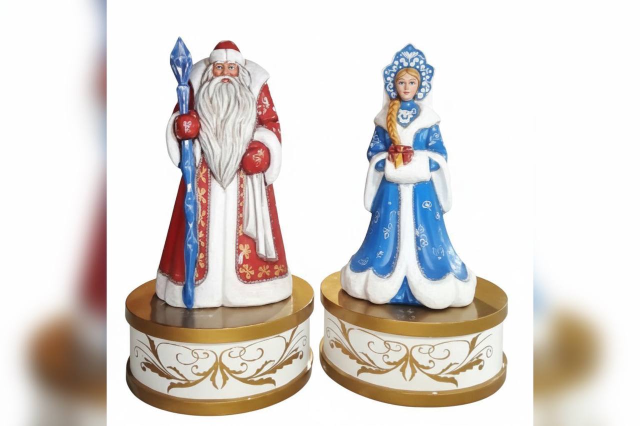 Фигуры Дед Мороза и Снегурочки, фото: мэрия Оренбурга