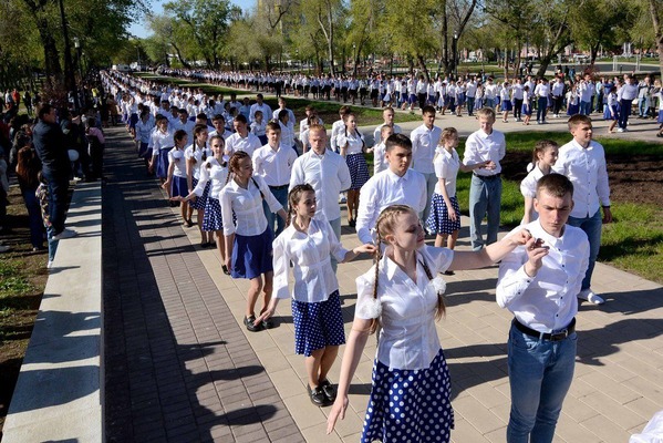 Во время вальса. Источник: мэрия Оренбурга