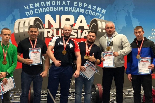 Спортсмены из Орска стали чемпионами Евразии по пауэрлифтингу