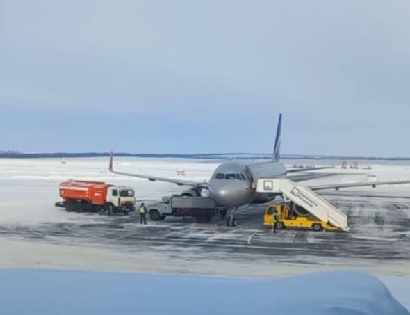 «На видео разгружают не багаж»: Аэропорт Оренбурга прокомментировал видео с небрежной разгрузкой чемоданов