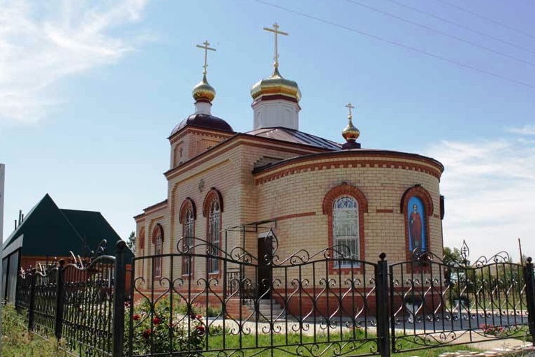 Житель деревни в Оренбургской области утверждает, что церковь заняла его землю