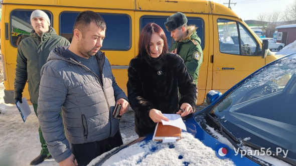 Повестки в военкомат получили продавцы-мигранты на рынке «Петровский» в Оренбурге