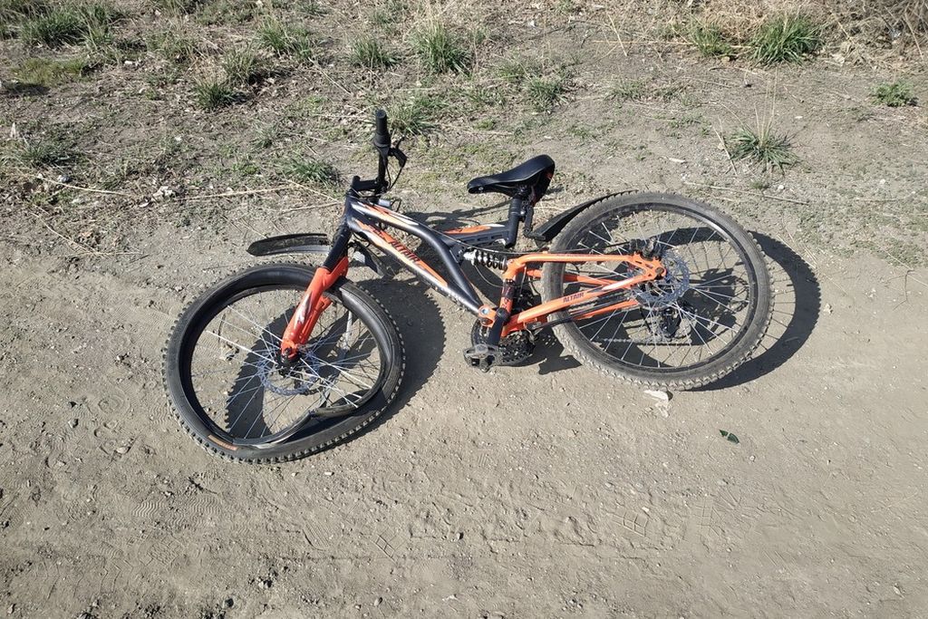 Велосипед, на котором ехал ребенок, фото: пресс-служба УМВД