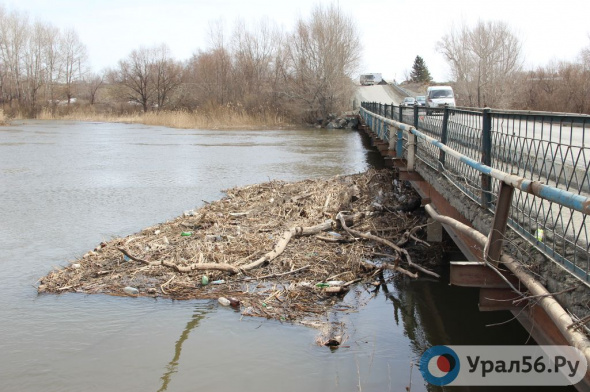 Почти 180 млн рублей выделили на двухгодовой ремонт моста через реку Жуса в Адамовском районе