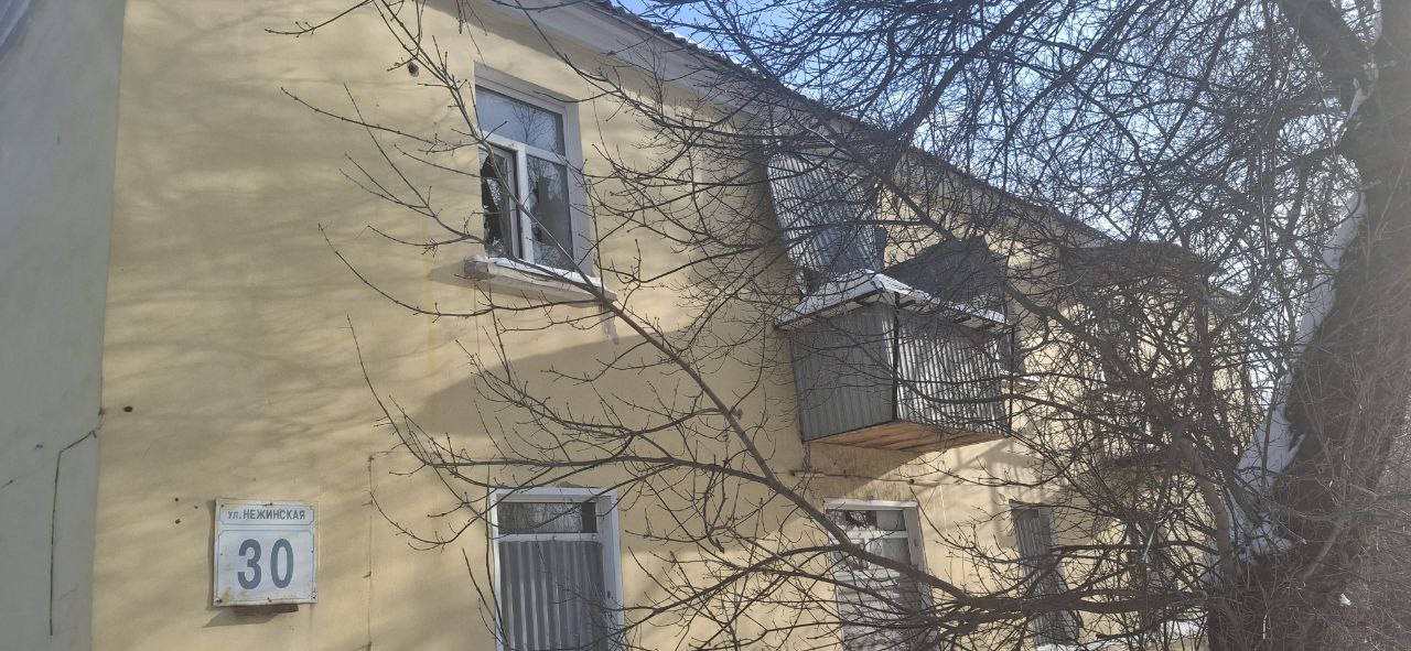 Шатающая кровля на Нежинской 30 в Оренбурге, фото: местные жители