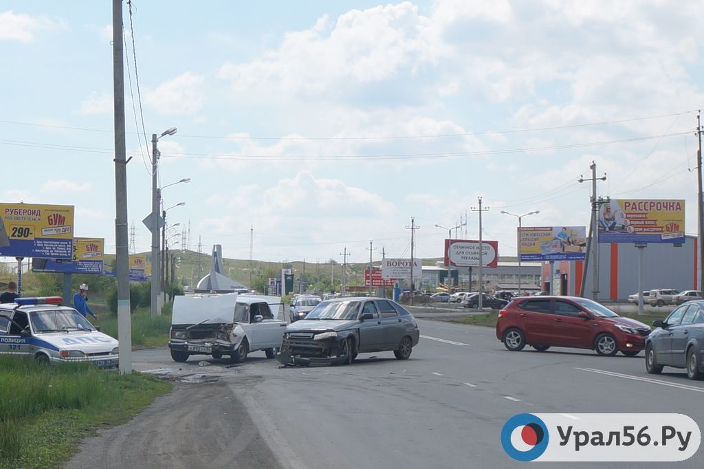 В Орске на Новотроицком шоссе произошло ДТП