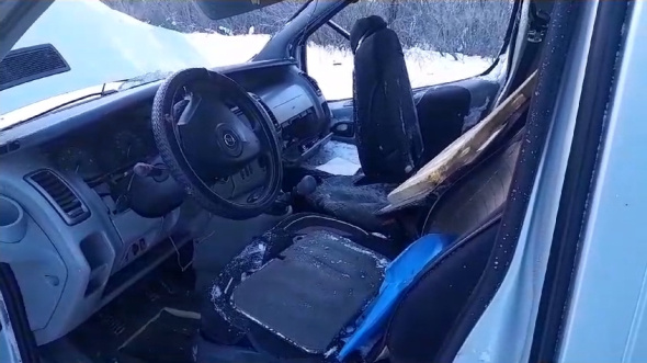 Участок трассы Оренбург – Орск, на котором сегодня в смертельное ДТП попал минивэн Opel, начали расчищать ото льда