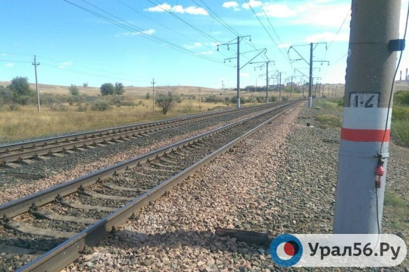 В Оренбургской области поезд насмерть сбил женщину