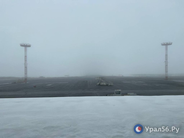 Самолет, следовавший из Москвы, перед посадкой сделал 12 кругов над Оренбургским районом