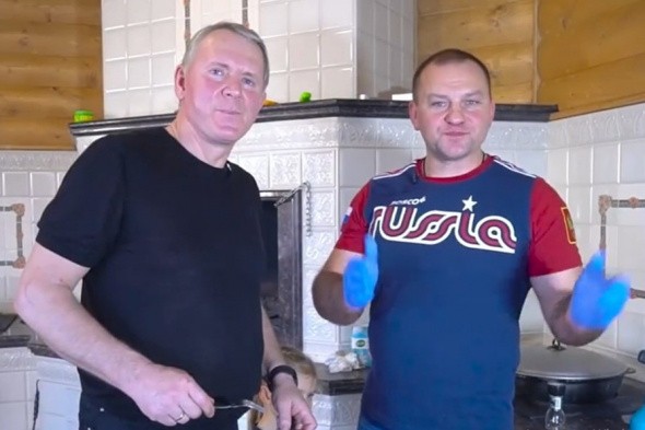 Оренбургский министр спорта и вице-спикер Заксоба приготовили шашлык для врачей из «красной зоны»
