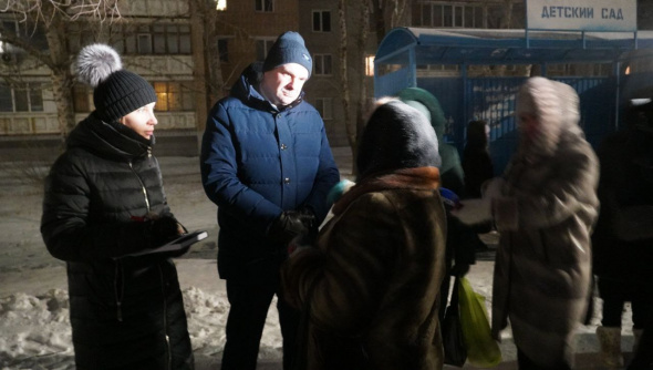 Первый замглавы Оренбурга Алексей Кудинов выяснил, как работает общественный транспорт в мороз. Оказалось, что плохо 