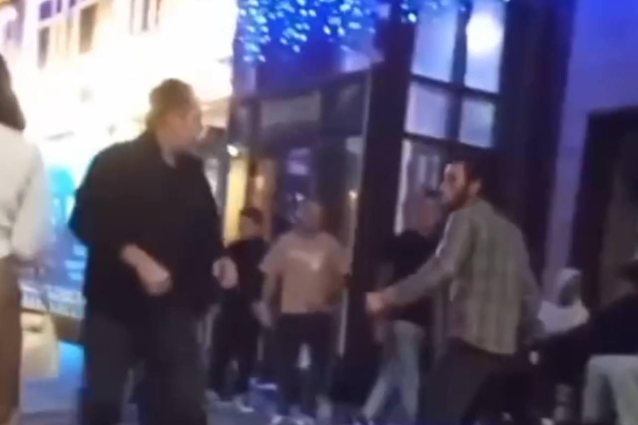 Момент нападения. Источник: Стоп-кадр из видео ТГ-канала «Русская община»