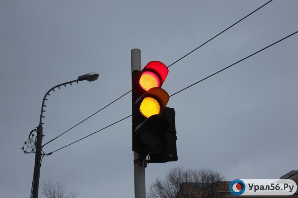 Работа светофоров, фото: архив Урал56.Ру