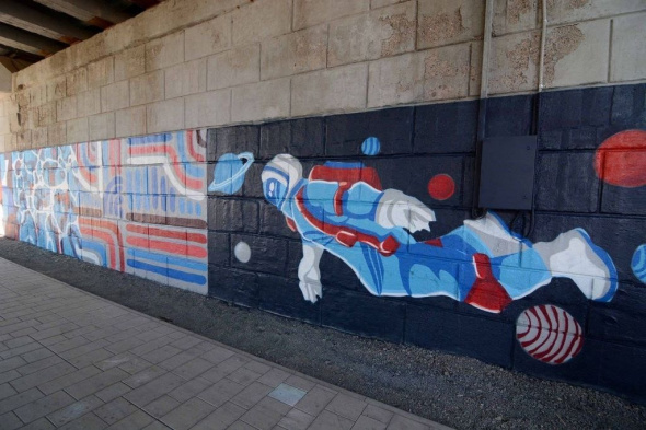 Гагарин, идея движения и авангард: Ко Дню флага России в Оренбурге появится новое граффити 