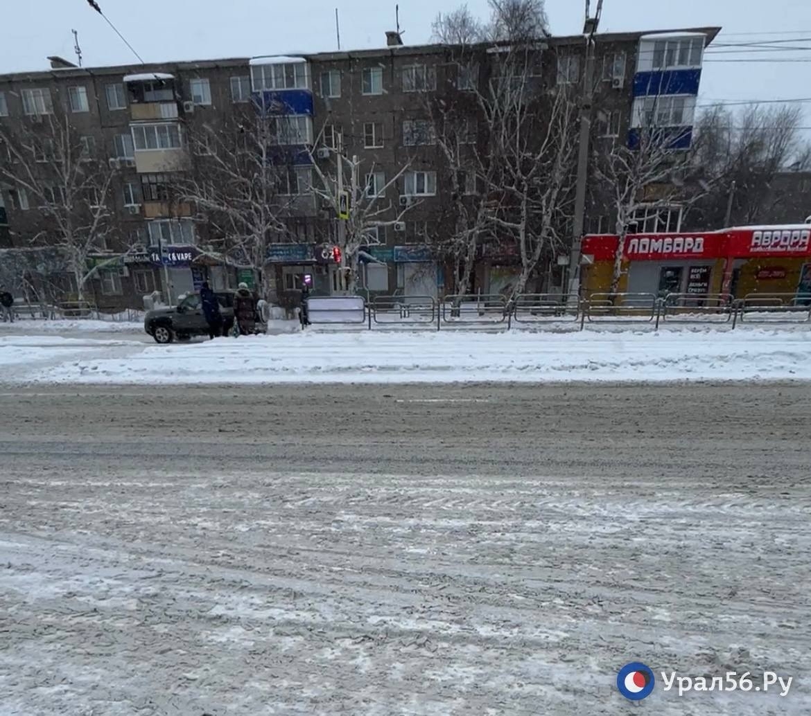 Состояние дорог в Орске после снегопада, фото: Урал56.Ру