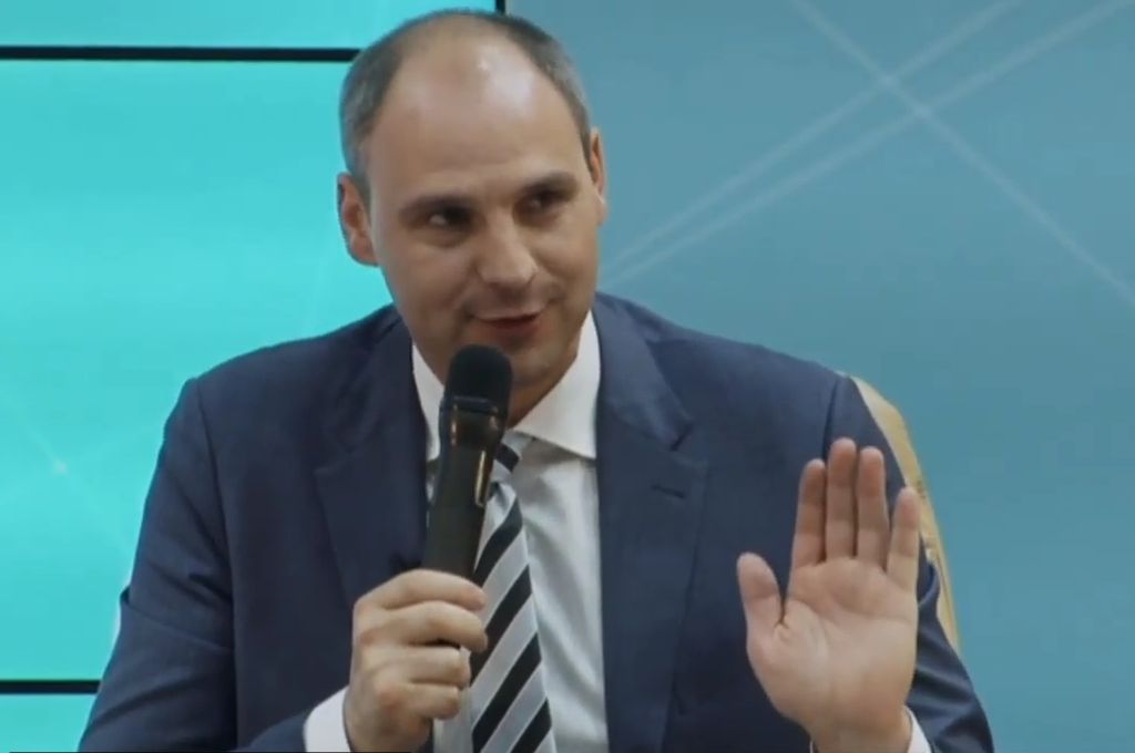 Денис Паслер
