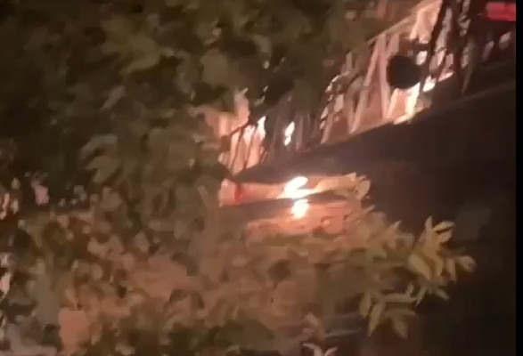 Кадр из видео спасения ребенка. Видео: МЧС России по Оренбургской области