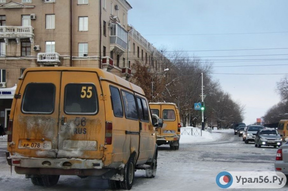 В Орск прибыли 19 новых частных микроавтобусов для ОЗТП, но на маршруты они не выходят. В администрации объяснили причины