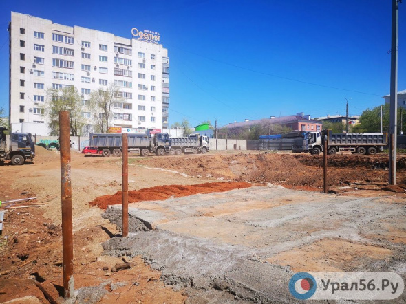 В Оренбурге началось строительство многоэтажного дома на пересечении улиц Терешковой и Корецкой