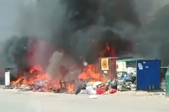 «Когда ООО «Природа» не справляется»: В Оренбурге загорелась мусорная площадка 