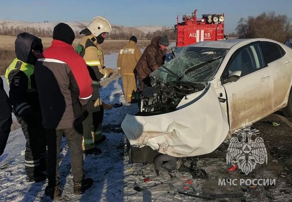 Фото с места ДТП. Источник: МЧС по Оренбургской области